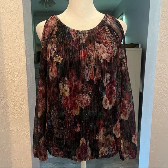 INC International Concepts Cold Shoulder Floral Top w/ Metallic Lining - Picture 12 of 12